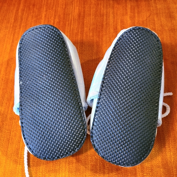 Melted Soles Handmade Sea Shell Moccasins - Picture 8 of 8